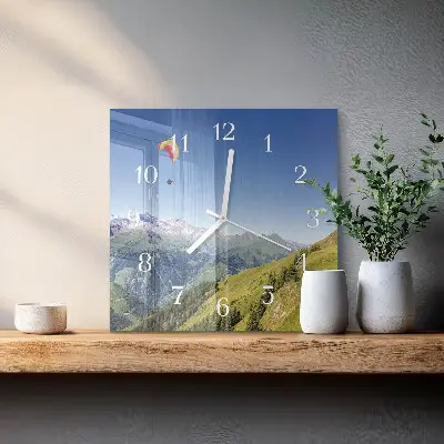 Stakleni četvrtasti sat Planine