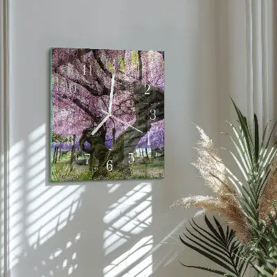 Stakleni četvrtasti sat Drveće
