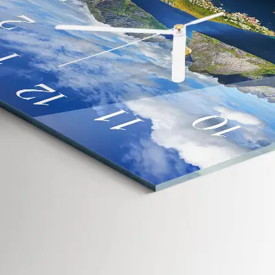 Stakleni četvrtasti sat Planine