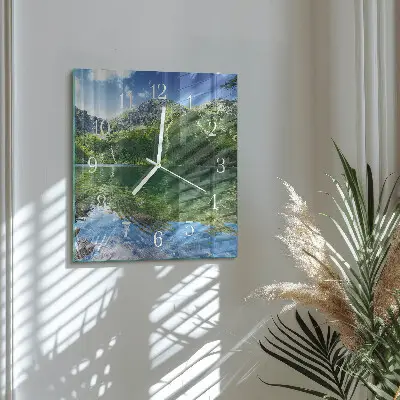 Stakleni četvrtasti sat Planinsko jezero