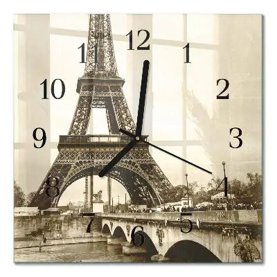 Stakleni sat Pariz