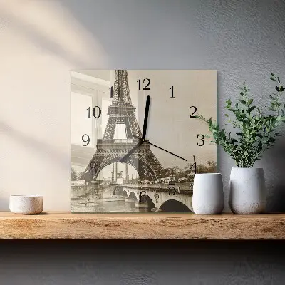 Stakleni sat Pariz