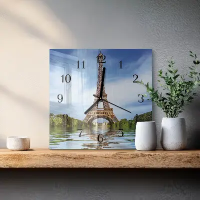 Stakleni sat Eiffelov toranj
